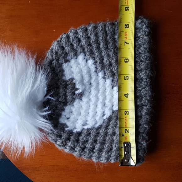NWOT Hand knitted toque - Picture 3 of 3